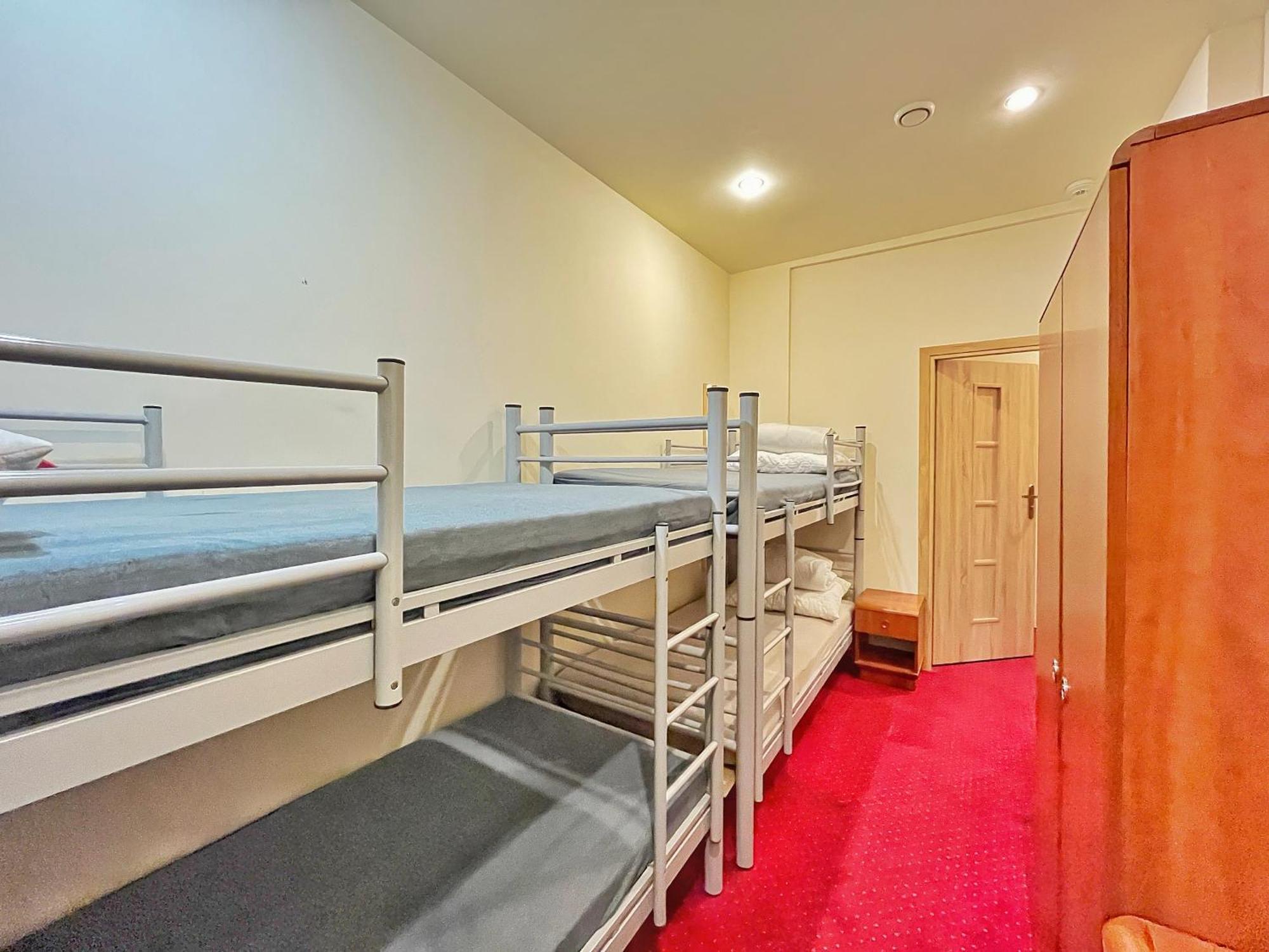 Fry House Hostel Варшава Екстериор снимка