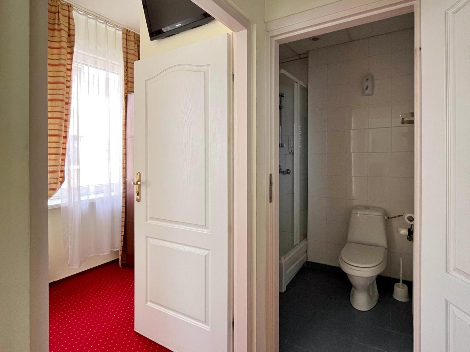 Fry House Hostel Варшава Екстериор снимка