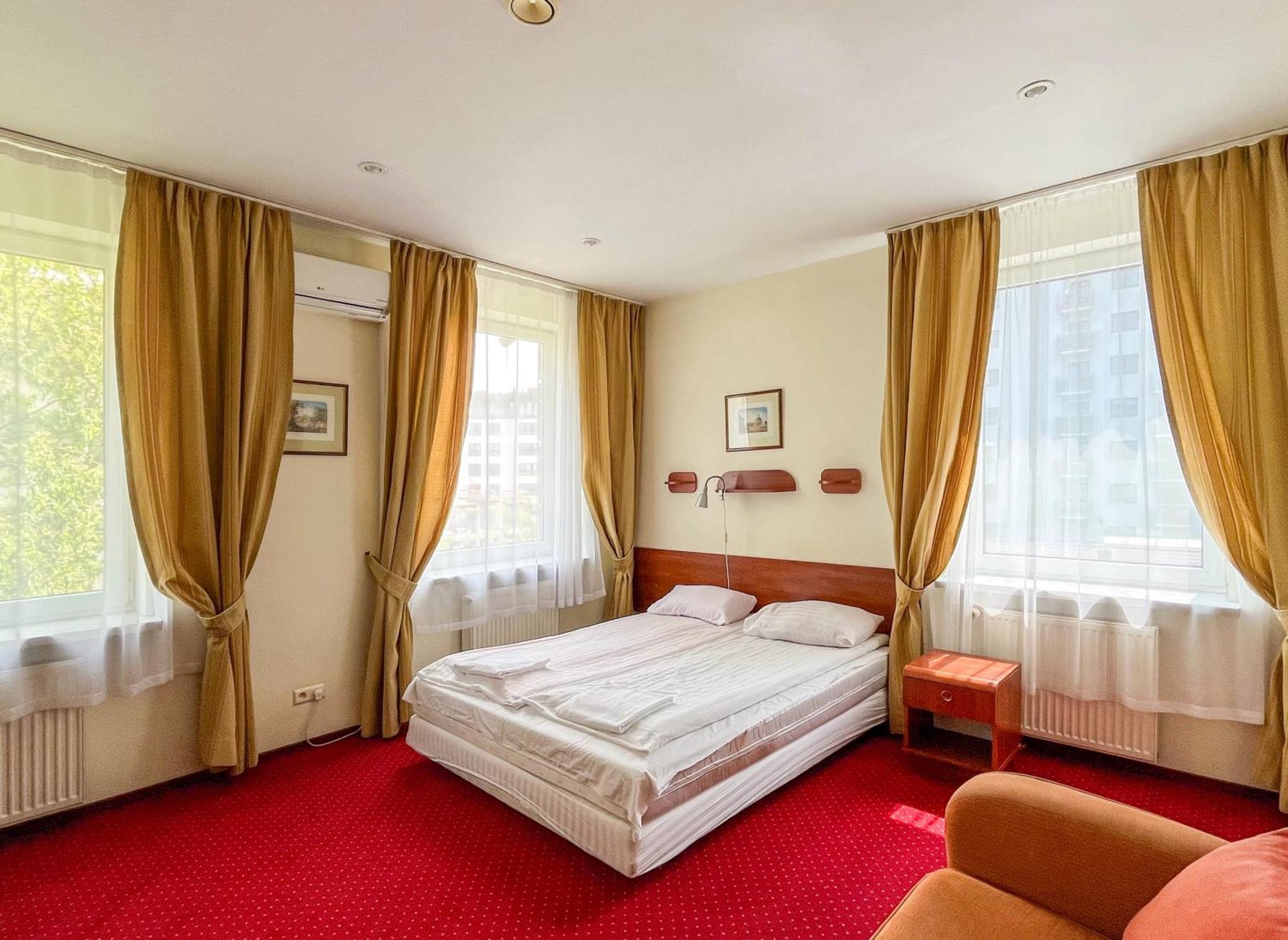 Fry House Hostel Варшава Екстериор снимка