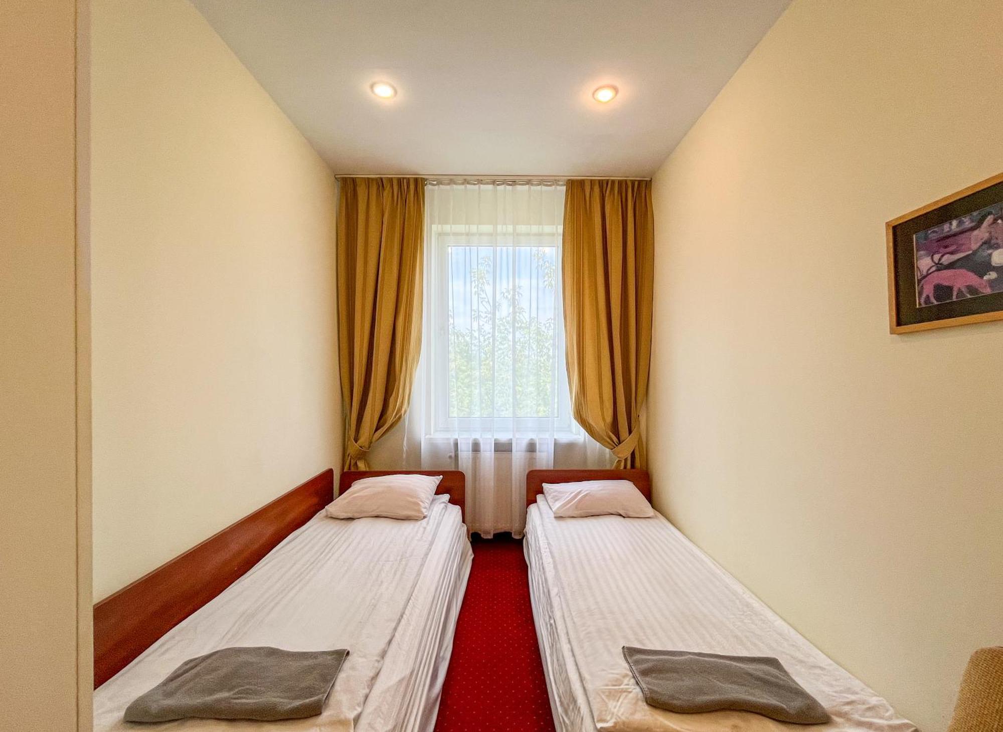 Fry House Hostel Варшава Екстериор снимка