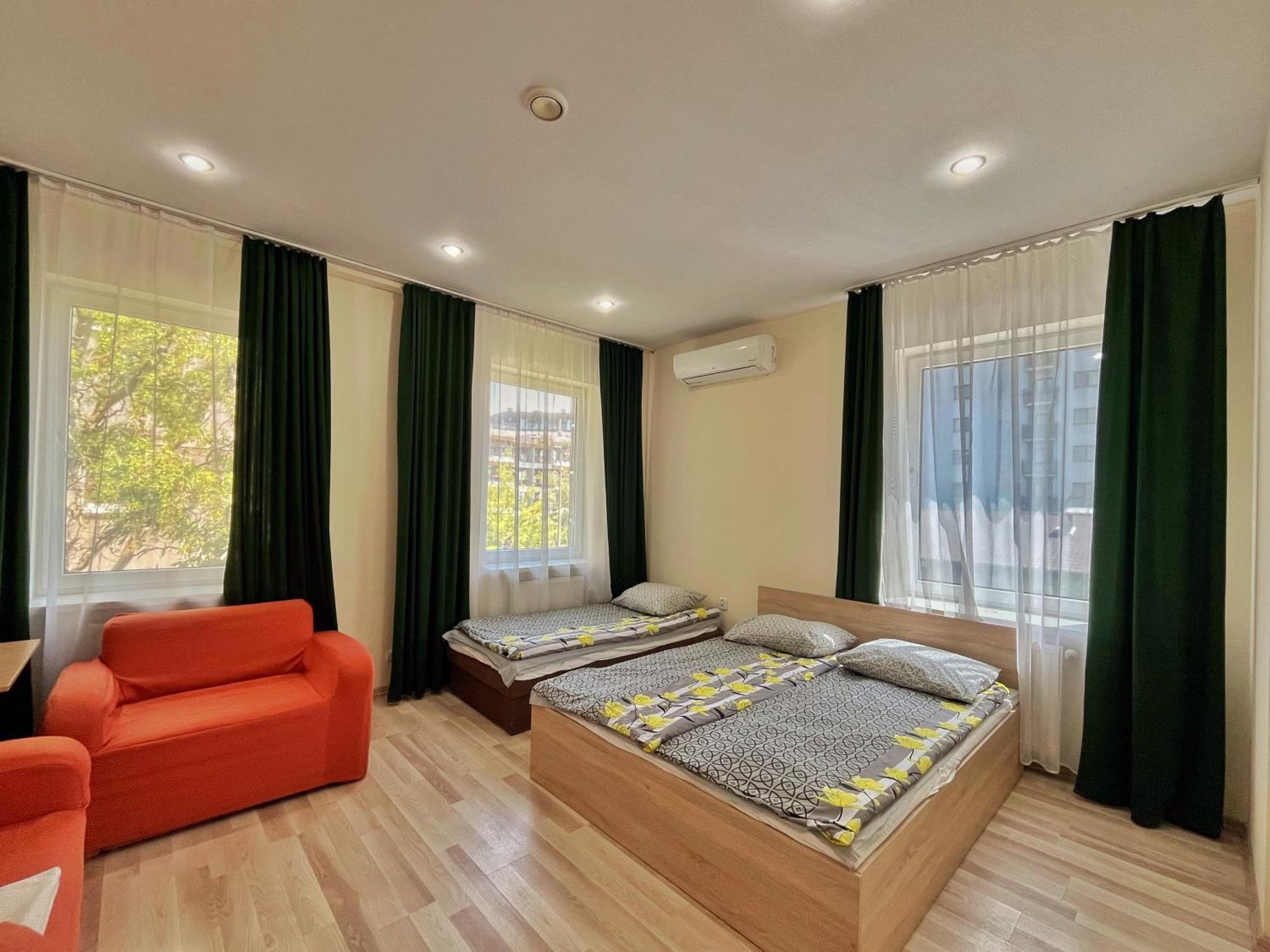 Fry House Hostel Варшава Екстериор снимка