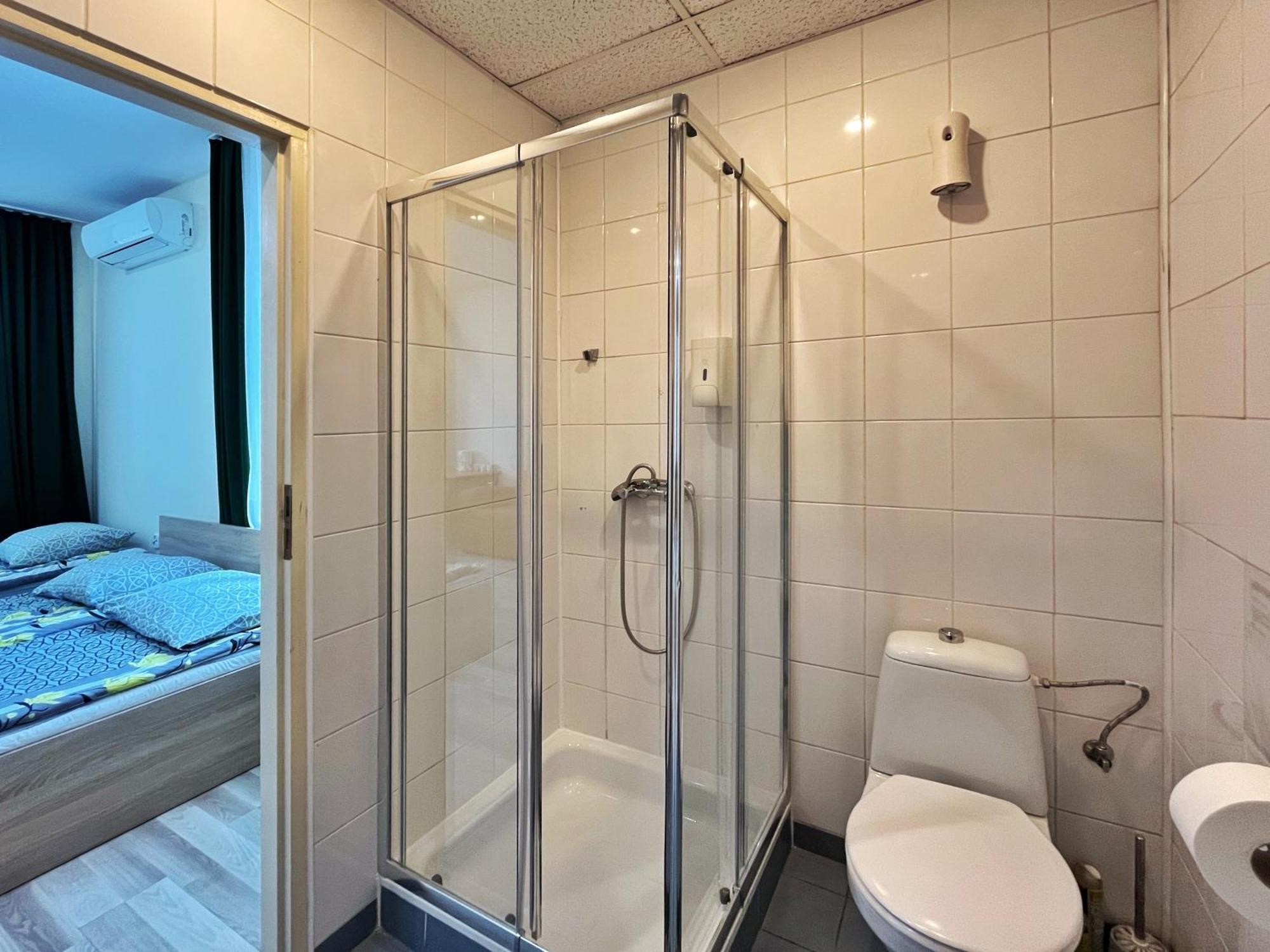 Fry House Hostel Варшава Екстериор снимка